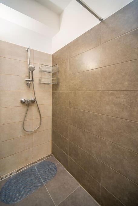 Grace Pine Apartment 1 Budapest Exterior photo