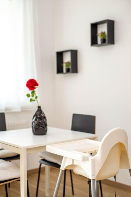 Grace Pine Apartment 1 Budapest Exterior photo