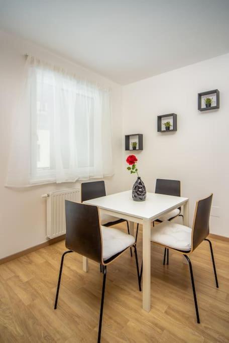 Grace Pine Apartment 1 Budapest Exterior photo